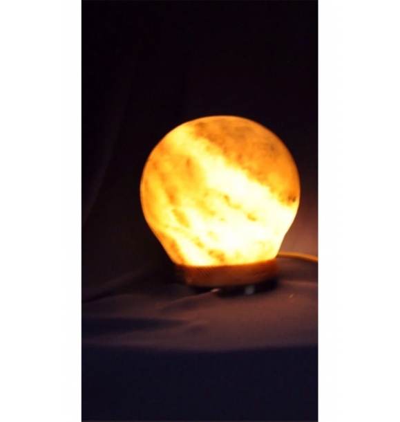 Модель глобуса Соляная лампа Чанкыры 3,5–4 кг серой соли. Он весит и имеет кнопку включения/выключения. | Sumka