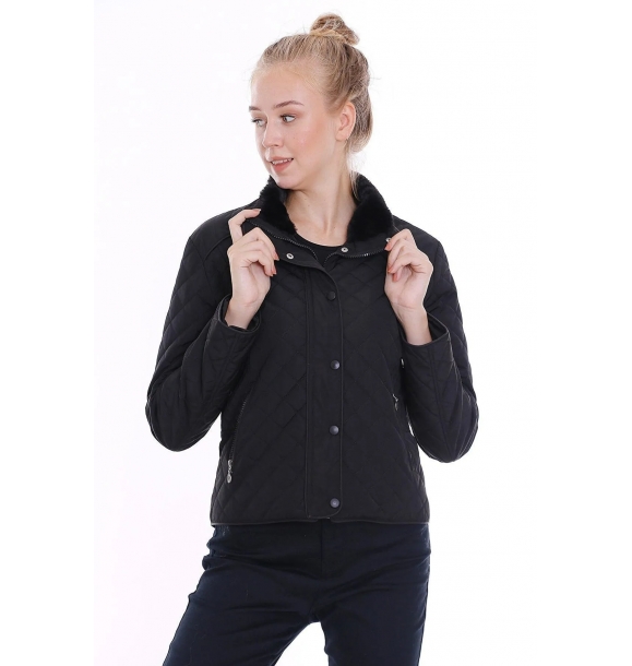Черная стеганая женская куртка из искусственного меха | Sumka